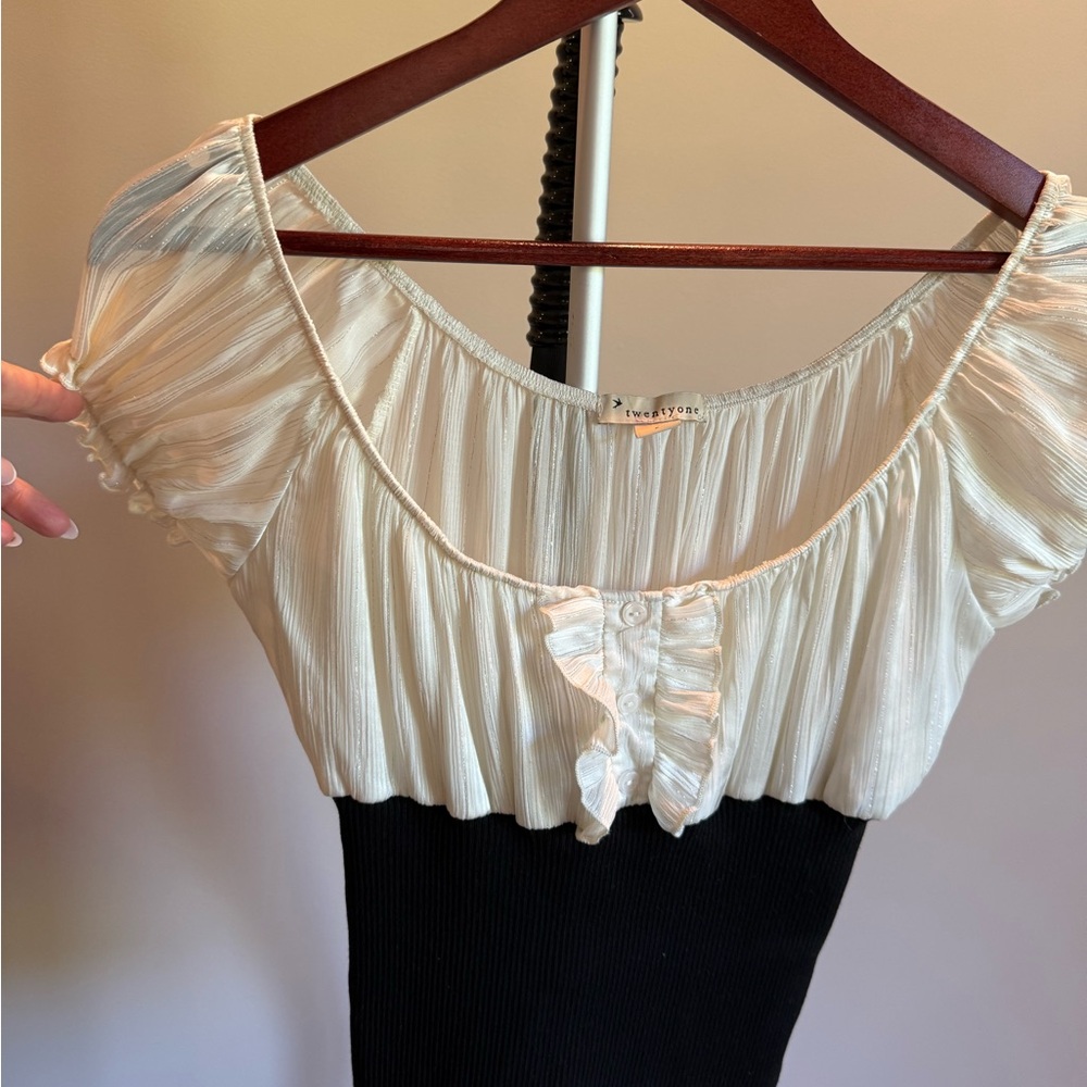 Forever 21 Cream Pleated Blouse